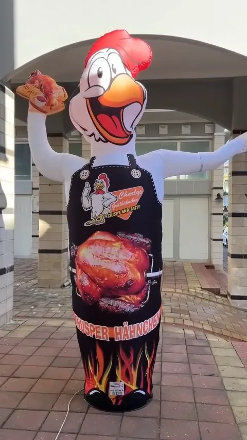 Grill Charly's — Маскот-цыплёнок с продуктом