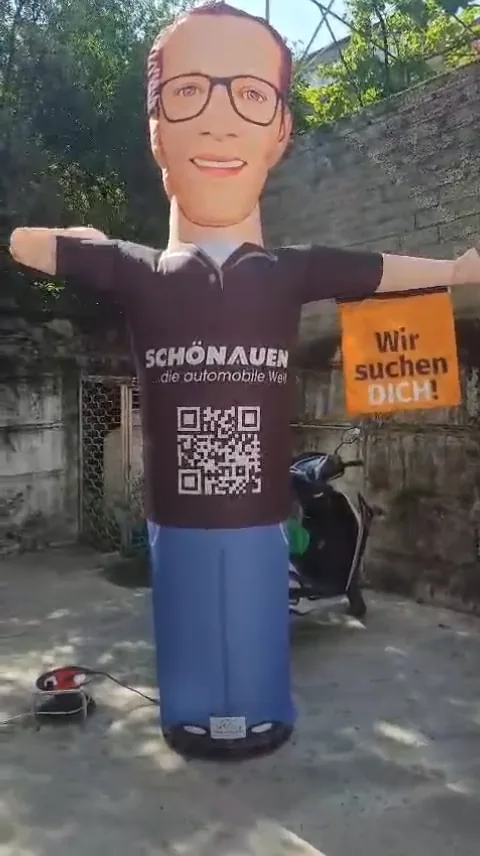 Schönauen — Кампания по подбору персонала — Индивидуальная рекламная фигура с сообщением